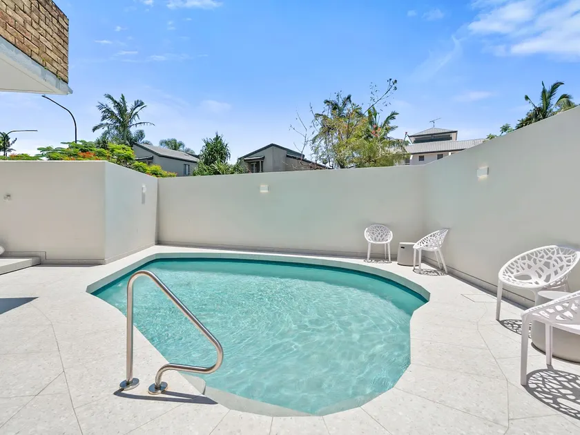 Exclusive Blue Lagoon with private heated pool - Image 1