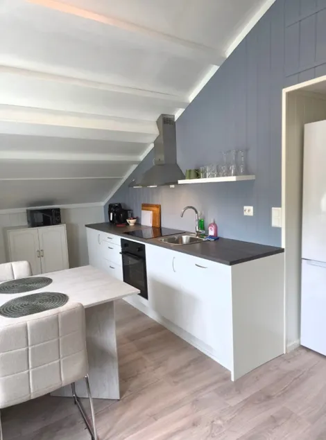 Apartment. Walking distance to the sea, beach, mountains. - Image 1