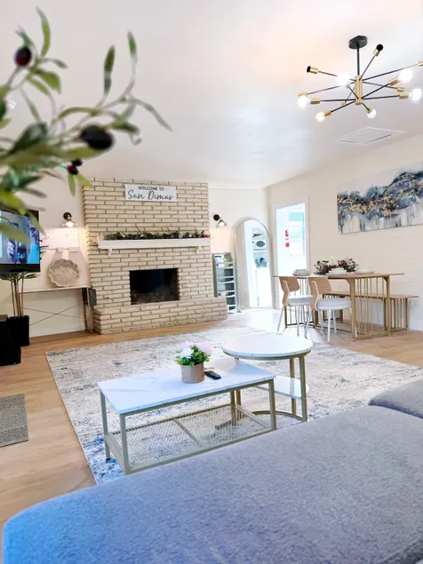 Spacious Guesthouse • Sleeps 4• Convenient• Garden - Image 1