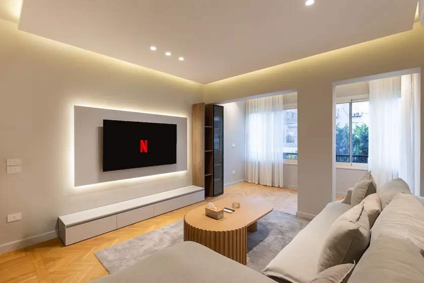 Luxury 3BR Apartment in Almaza - Image 1