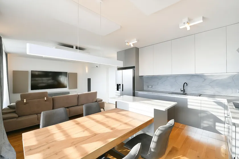 Premium Mini Penthouse | free parking | - Image 1