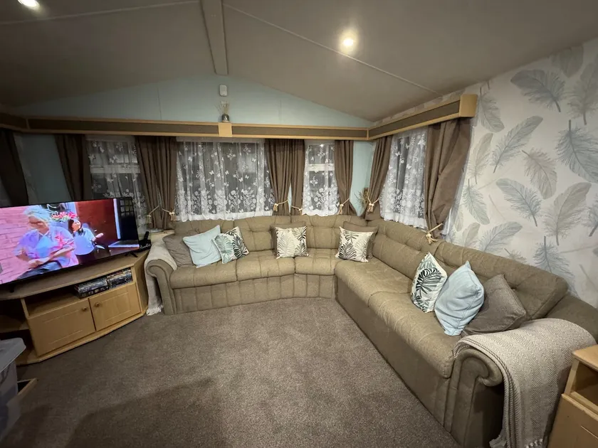 Coastal retreat with monkey-themed kids rooms Caravan - Image 1