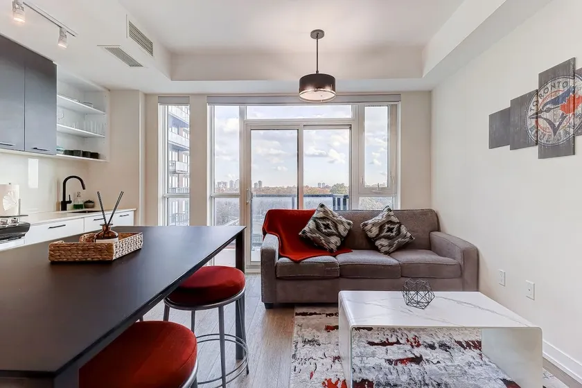 Sunny Skyloft l Pvt Rooftop l Parking | King Beds - Image 1