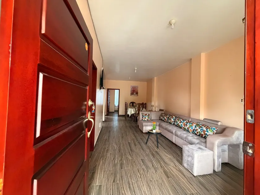 Comfortable family apartment with 3 bedrooms - Image 1