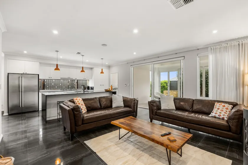 Modern Coastal Haven, Walk to Eden Beach & Shops - Image 1