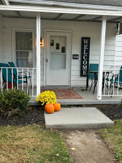 Country Club Cottage - Image 1