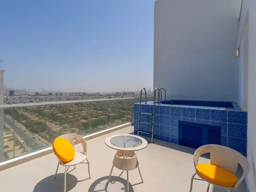 Vogue Vacation Homes, Al Furjan Gemz by Danube near Ibn Battuta Mall, Three Bedroom plus Kids room Apartment with Balcony and Private Pool, Access to all amenities - Image 1