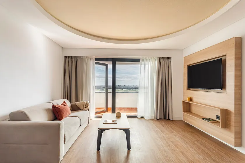 2-Bedroom Apartment in Valencia Feria - Image 1