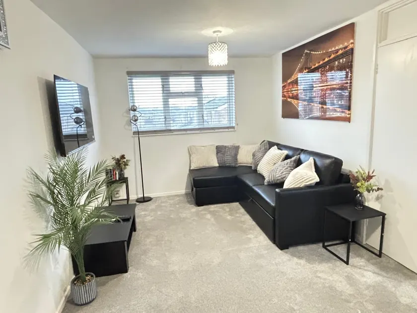 Cosy one bed flat in Stevenage - Image 1