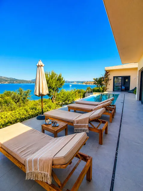 Villa Mare Stylish 3 Bedroom Central Villa With Private Pool - Image 1