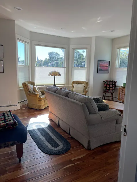 TJC Manor-Executive Suite - Image 1