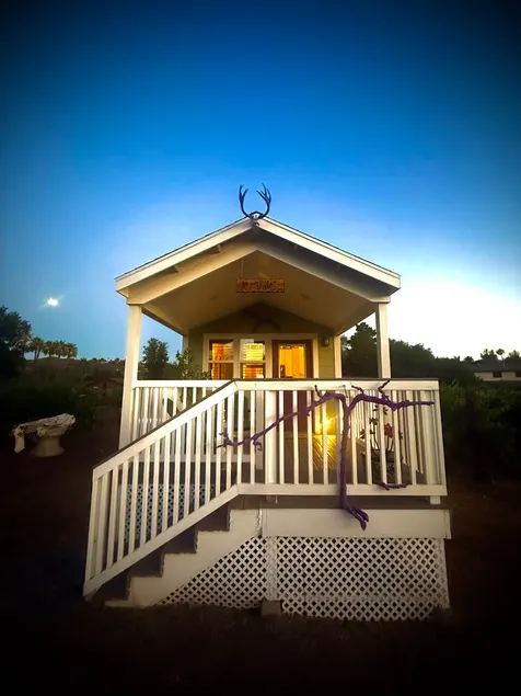 Cozy Vineyard Tiny House in Ramona Wine Country - Image 1