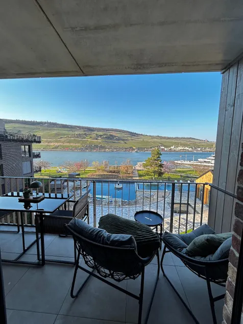 Rhine Hideaway•Balcony with Rhine view•Garage parking space - Image 1