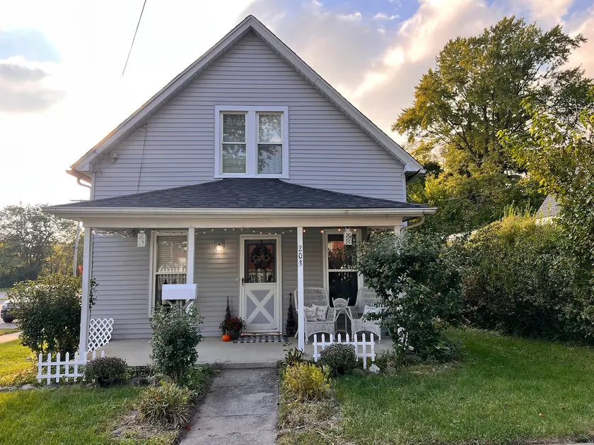 The Delores Nest • Work-comfort & Weekend Charm - Image 1