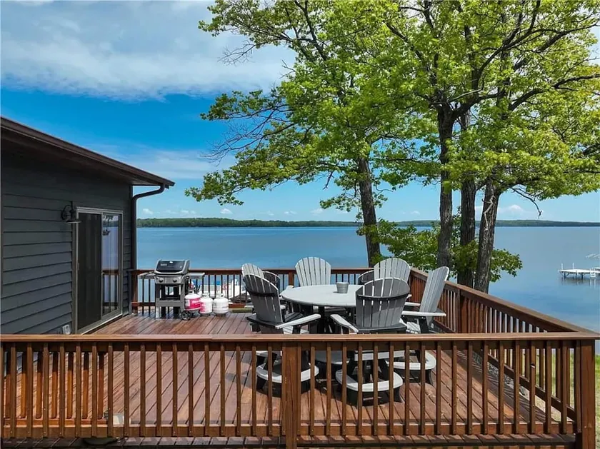 7BR Luxury Waterfront Retreat on Grindstone Lake - Image 1
