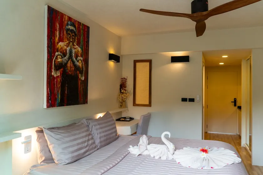 E303 King Bed Studio with Sea View & 75 Smart TV - Image 1