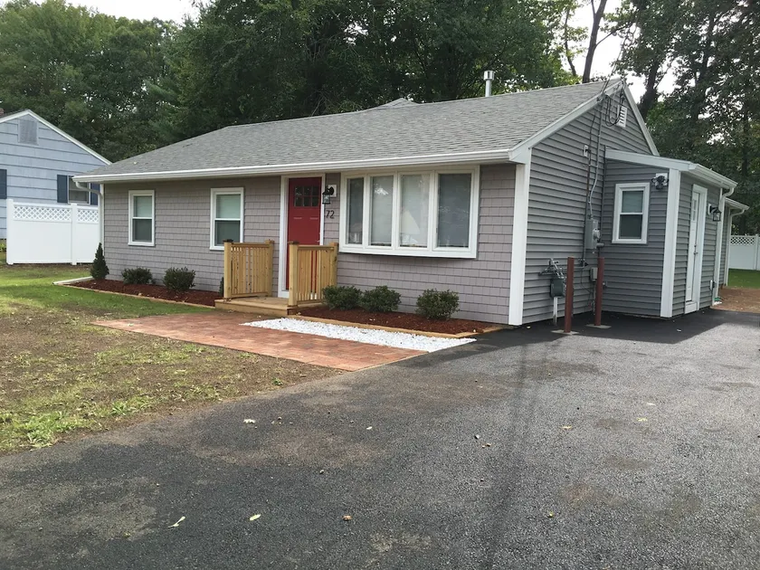 1,500 sq feet one level ranch completely remodeled - Image 1