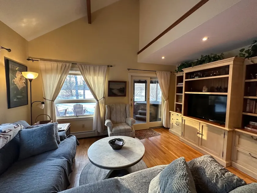 Midcoast Retreat | Hot Tub | HBO | Walk to College - Image 1