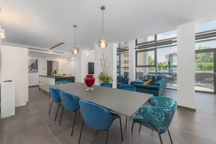 Luxury SPA & duplex with penthouse and parking space - Image 1