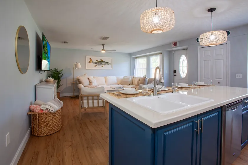 Sea La Vie Cottage - Sleeps 8, Family Getaway - Image 1