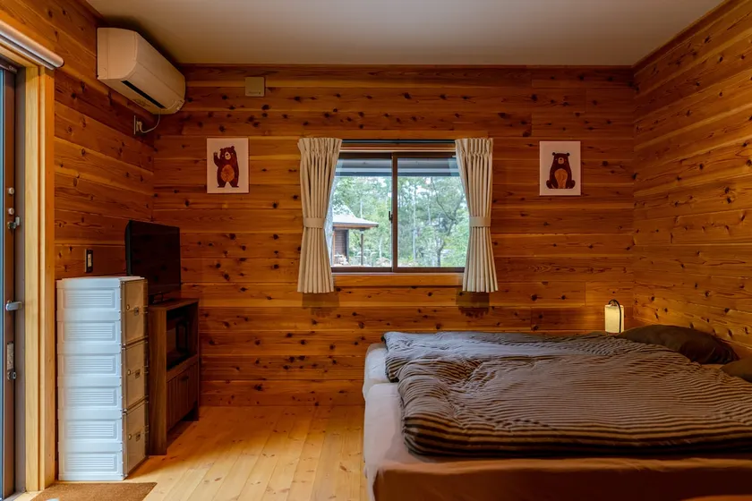 Azumino Bear's Inn: Private Space in Log Cabin - Image 1