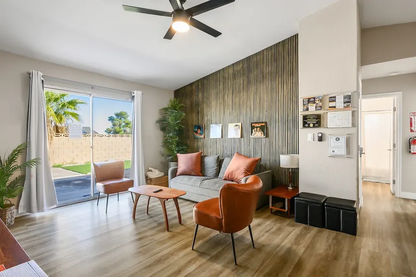 4BR Fun Modern Escape w/ Mini Golf, Arcade & More! - Image 1
