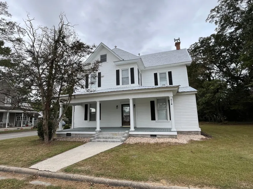 5-bedroom home in Hertford - The Penn Ave Retreat - Image 1