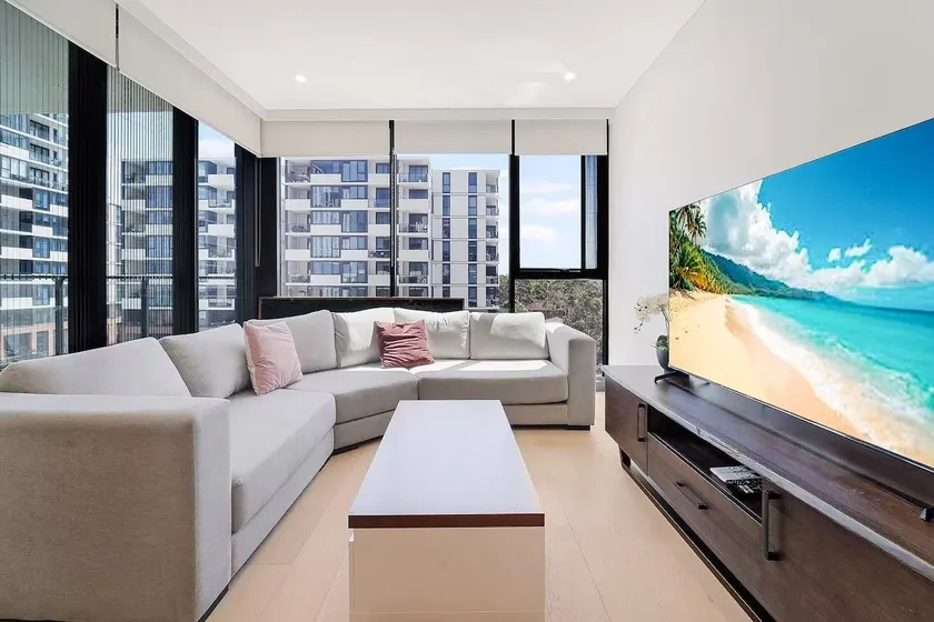 Cosy 1 BDR in Bankstown with Free Parking - Image 1