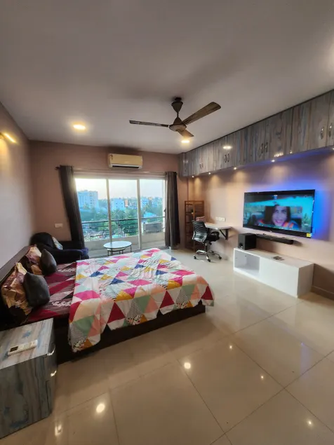 The Xanadu Experience – Couple Friendly Comforts - Image 1