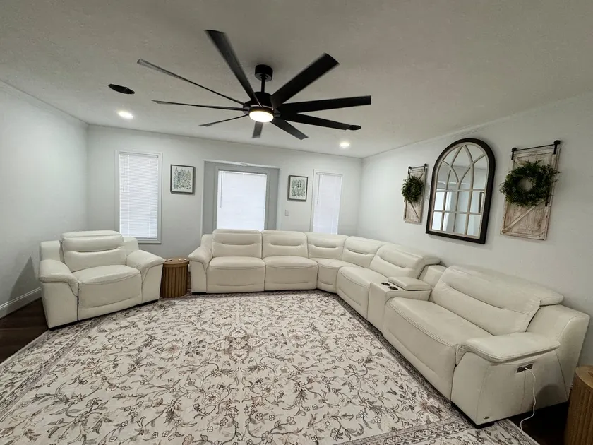 Easley-Near DWTGreenville-Massage Chair-Blackstone - Image 1