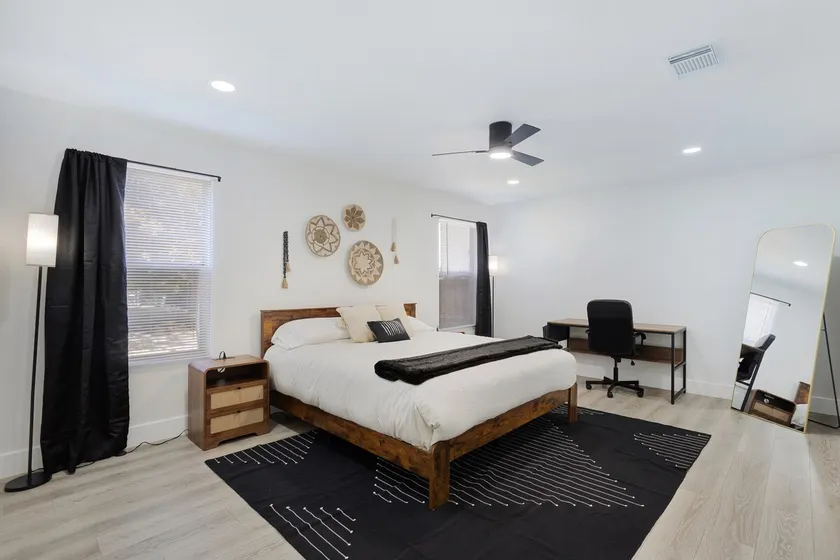 Business Travel |Sleeps 10 |Fast Wi-Fi & Workspace - Image 1