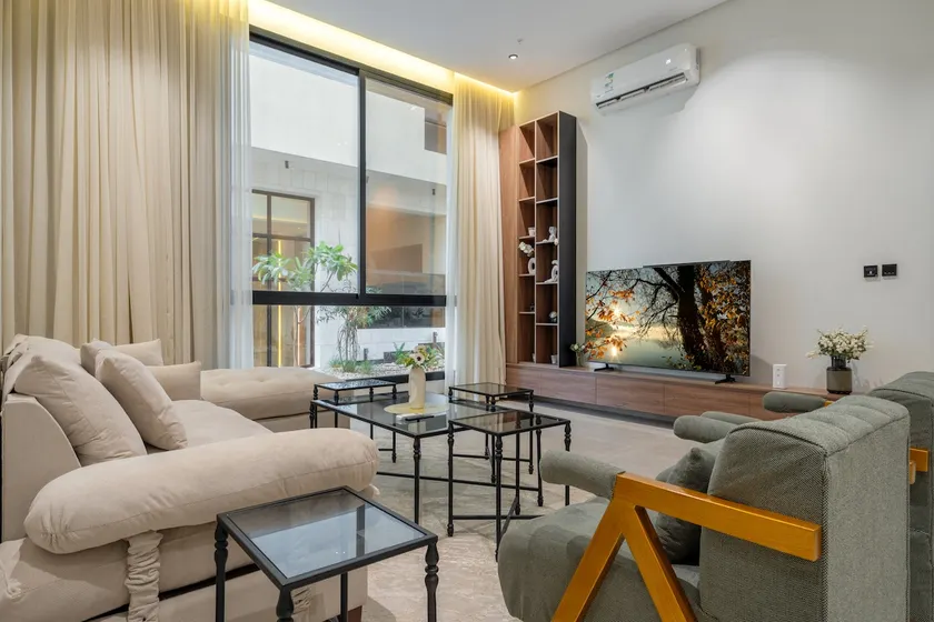 3BR | High Ceilings & Premium Amenities - Image 1