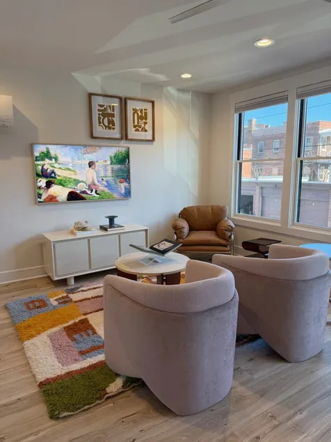 Gallery 415 — A Curated Stay Beside the VMFA. - Image 1