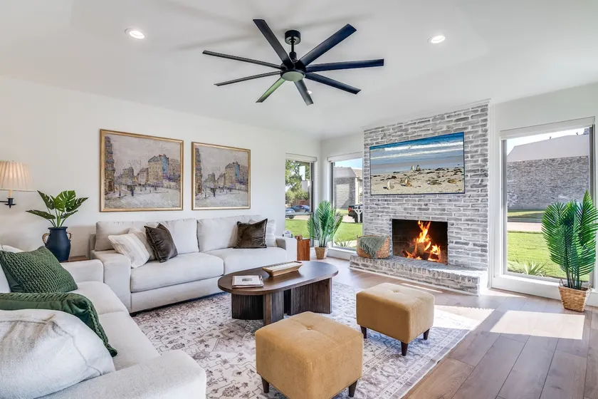 The Goph Getaway 4B 2B Duplex KING Pet Friendly - Image 1