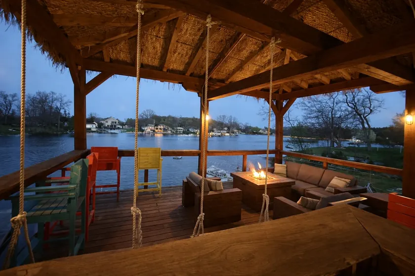 All-Sports Lakefront w/ Private Beach + Tiki Bar - Image 1