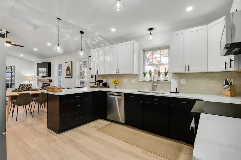 The Cove | Fresh | Modern | 3BR | By Highways - Image 1