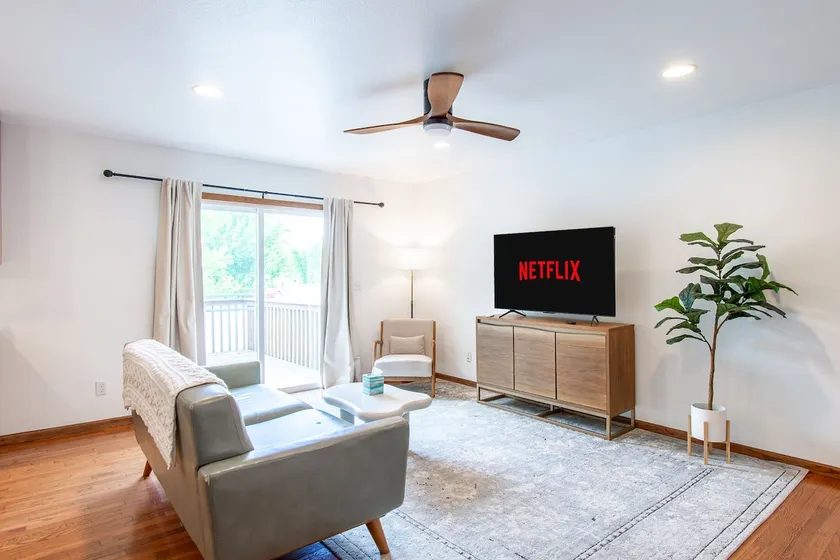 4BR | Sleeps 8, Fenced Yard, Games, King x 2 - Image 1