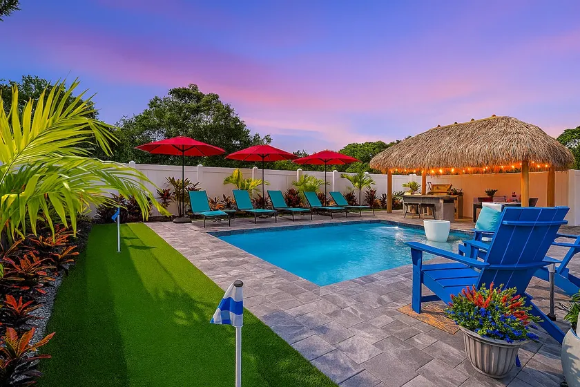 Tiki Hut, Htd Pool, Bar & Putting Greens Near Ave - Image 1