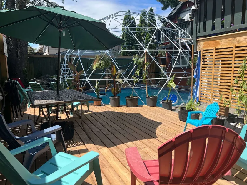 Poolside Hideaway Heated Pool Sleeps 6+ - Image 1