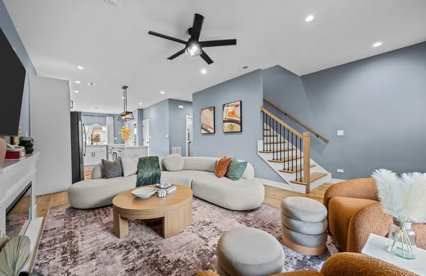 New, spacious, modern-walk to DTWN Geneva, IL! - Image 1