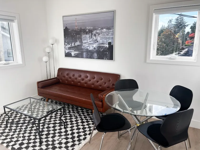 Central Private Upper Level in West Side - Image 1