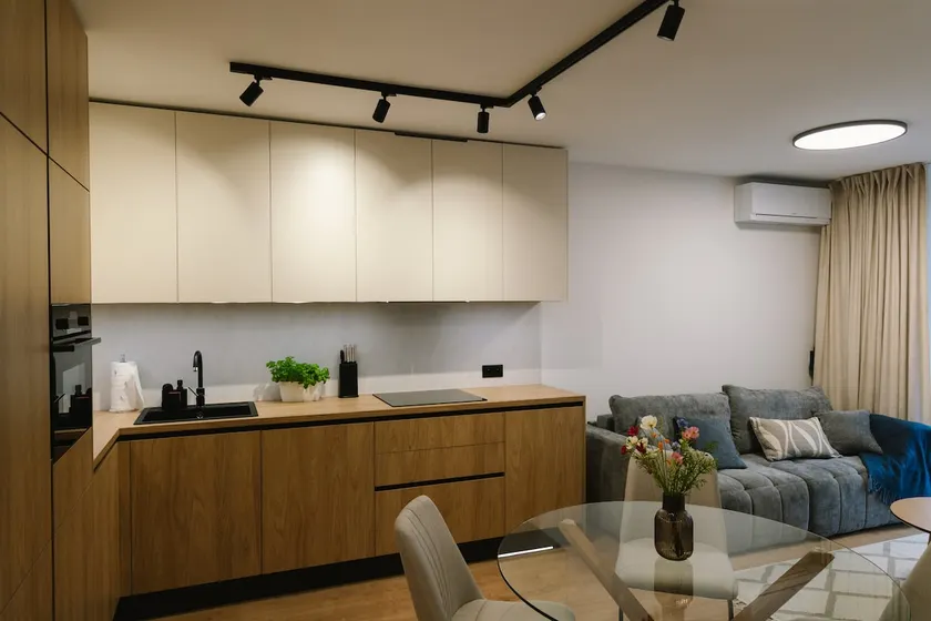 New apartment in the city free private parking - Image 1