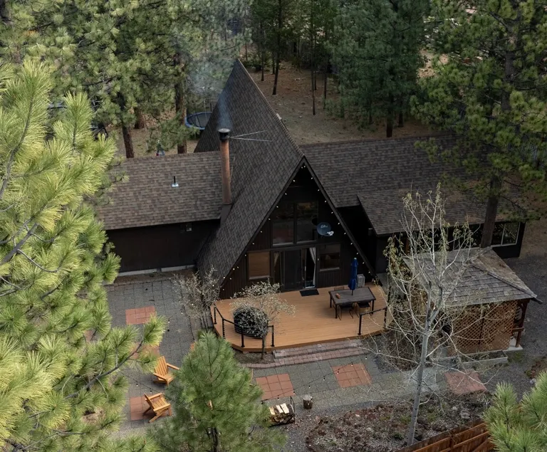 Cozy A-Fram House/Hot Tub/Pets are Welcome - Image 1