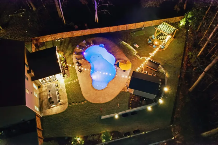 Wellness Home:Pool, Hot tub, Sauna, Theatre, Games - Image 1