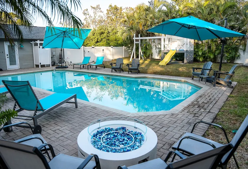Palm Paradise private pool 4beds 3 baths sleeps 9 - Image 1