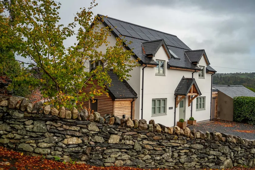Semi Detached Cottage Snowdonia with Hot Tub - Image 1