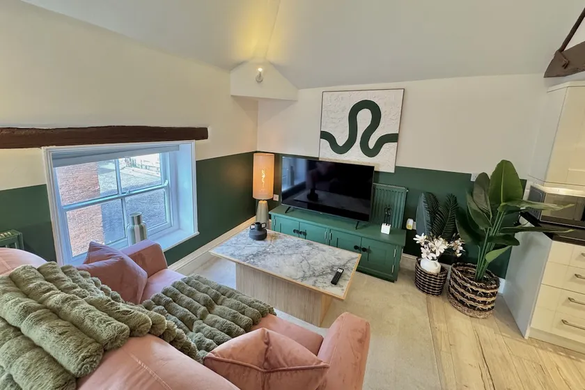 Stunning Flat next to Cathedral - Pass the Keys - Image 1