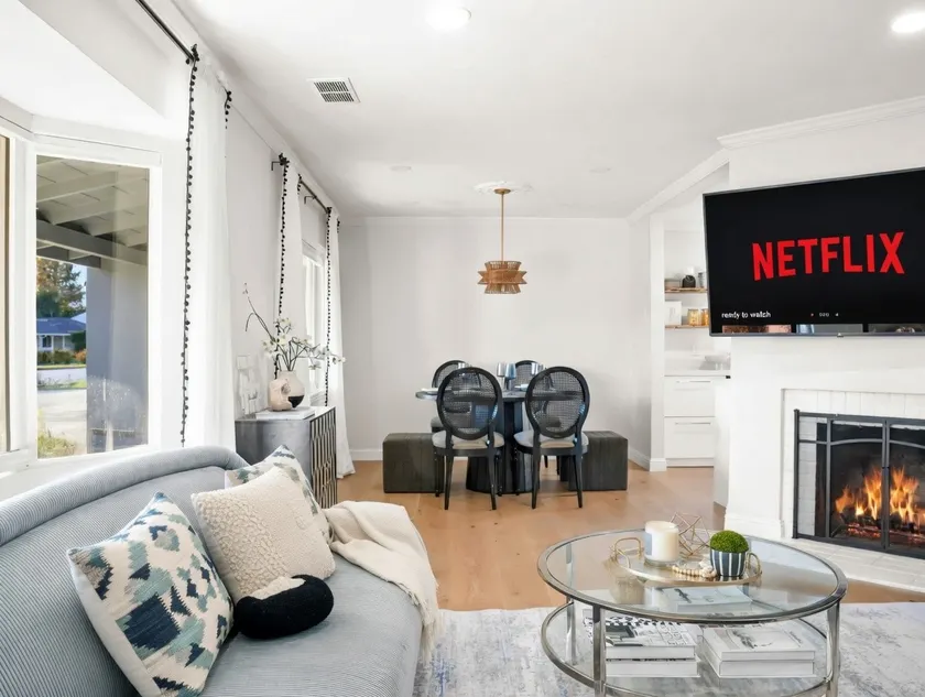 Epic 3BR Modern Oasis | 35 Min to SF - Image 1