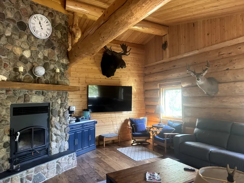 Northern Lights Pembina Lodge - Image 1