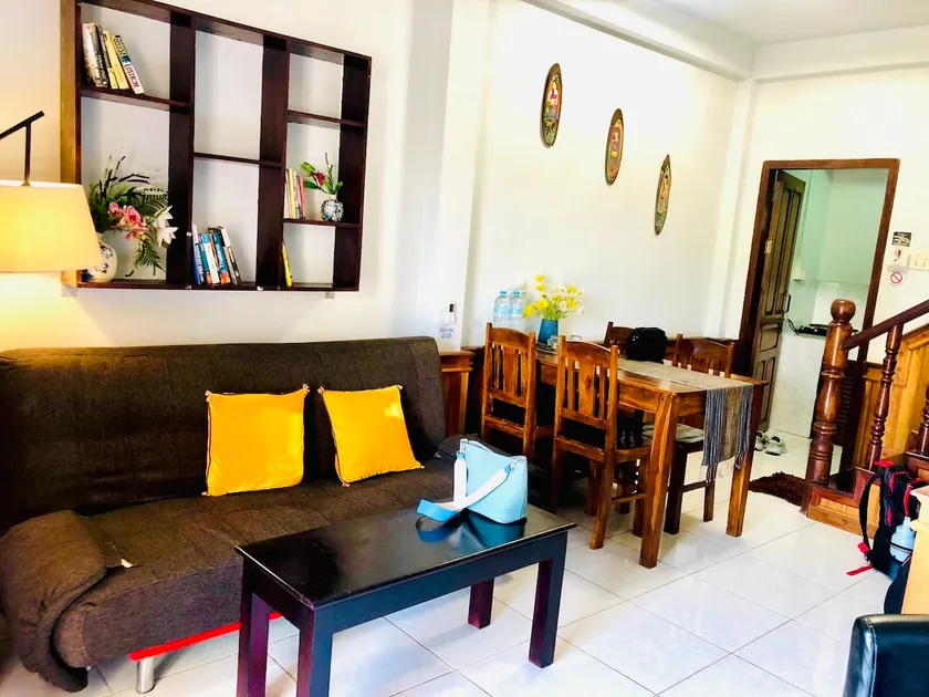 Clean & lovely Apartment with perfect location! - Image 1